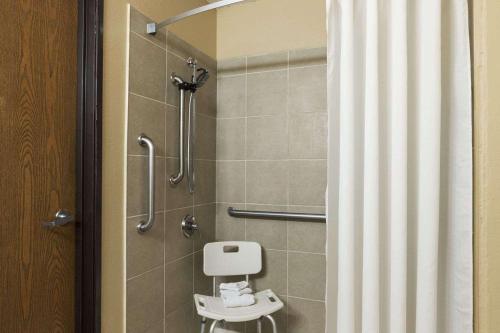 Super 8 by Wyndham Taylor/Detroit Area - image 6