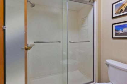 Comfort Inn & Suites Taylor - image 15