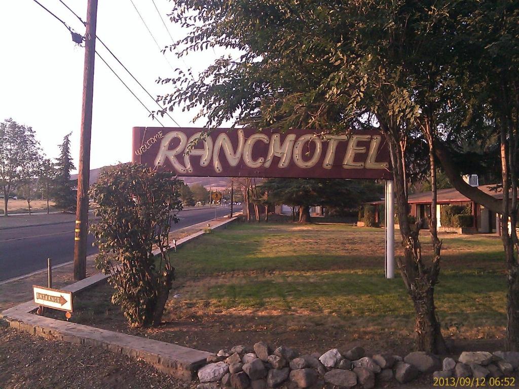 Ranch Motel - main image