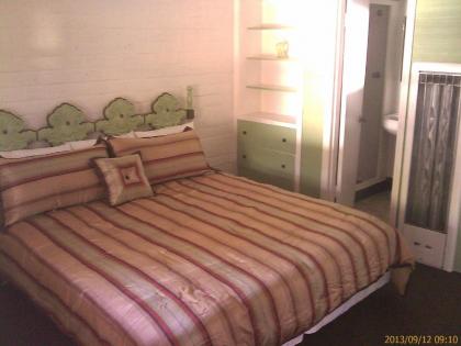 Ranch Motel - image 8
