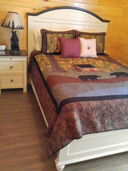 Ruby Bear - 2 Bedrooms 1 Baths Sleeps 4 home - image 12