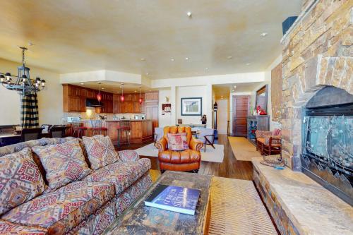 Dakota Place 7 - main image