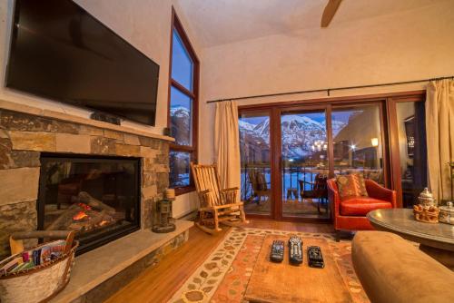 RIVERSIDE B201 by Exceptional Stays - image 4