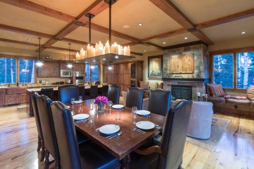 ALPENGLOW by Exceptional Stays - main image