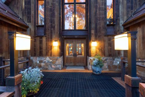 ALPENGLOW by Exceptional Stays - image 2