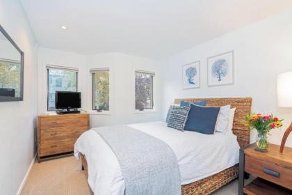 LULU LUXE by Exceptional Stays - image 11