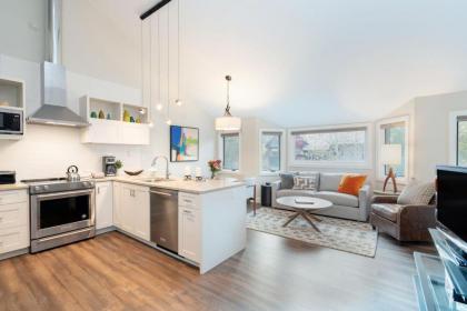 LULU LUXE by Exceptional Stays - image 9