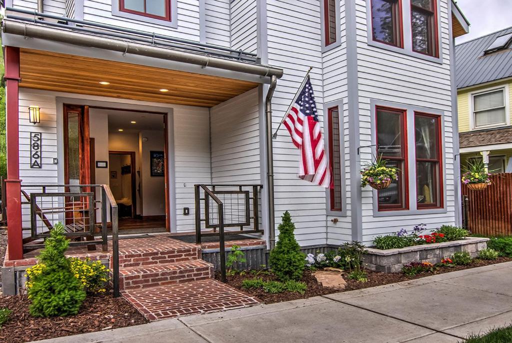 LOCAL LUXURY by Exceptional Stays - main image