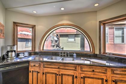 Bright Downtown Telluride Condo Steps to Lift! - image 4