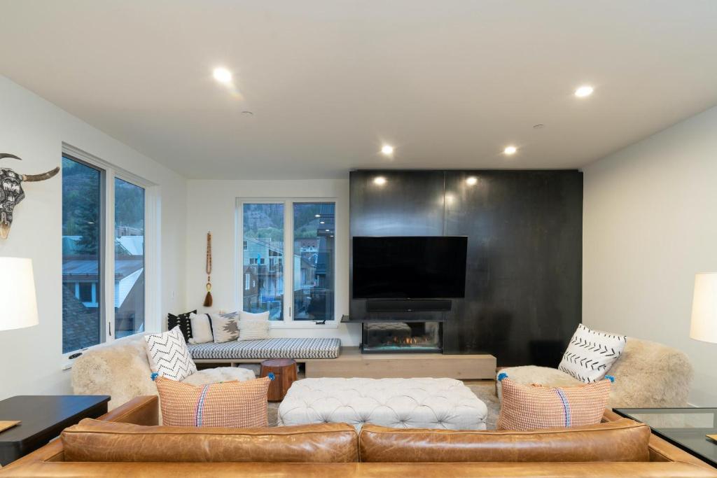 SAN JUAN 103 AT TRANSFER by Exceptional Stays - image 4