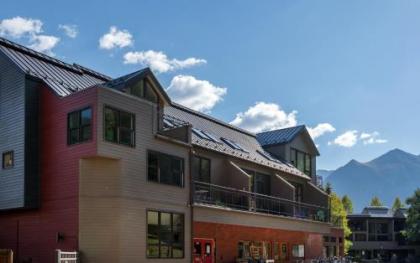 Cimarron Lodge by Alpine Lodging Telluride - image 5