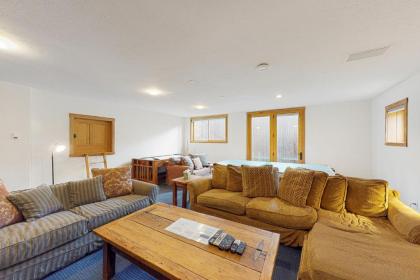 Columbia Ave East 985 - East End Retreat - image 10