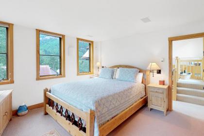 Columbia Ave East 985 - East End Retreat - image 12