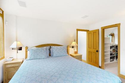 Columbia Ave East 985 - East End Retreat - image 15