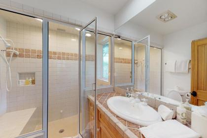 Columbia Ave East 985 - East End Retreat - image 18
