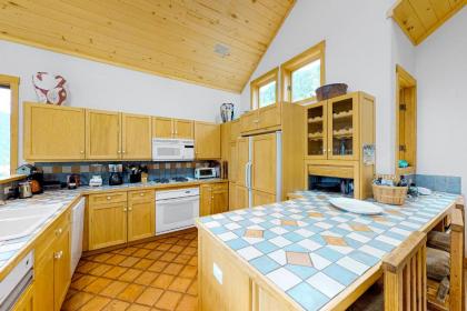 Columbia Ave East 985 - East End Retreat - image 7