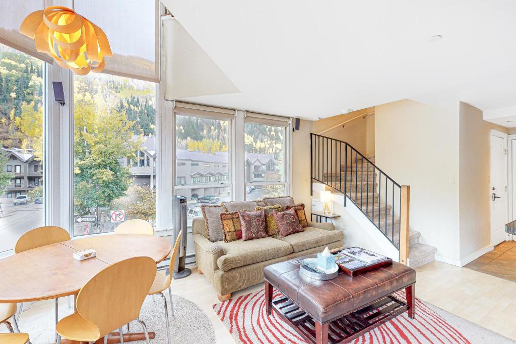 Pacific Ave West 615 - Mountain View Penthouse - main image