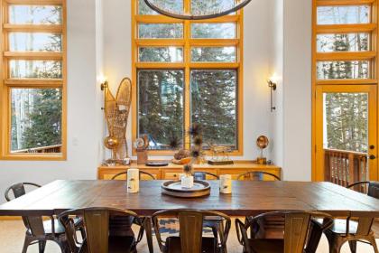 Benchmark 244 - Vista Lodge - image 6
