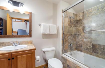 Bear Creek Lodge 408 by Alpine Lodging Telluride - image 17