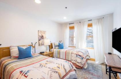 Bear Creek Lodge 408 by Alpine Lodging Telluride - image 9