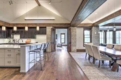 Luxurious Ski-In and Ski-Out Telluride Penthouse! - image 7