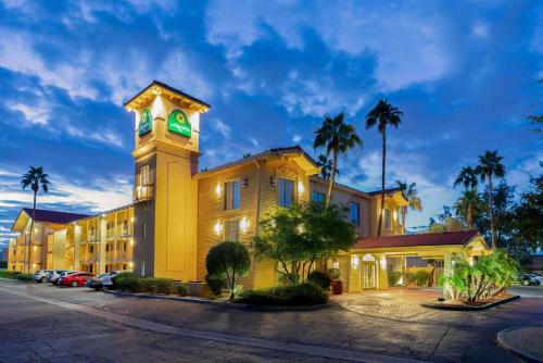 La Quinta Inn by Wyndham Phoenix Sky Harbor Airport - main image