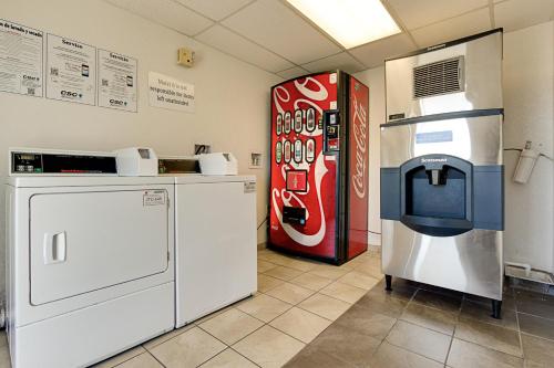 Motel 6-Tempe AZ - Scottsdale South - image 5