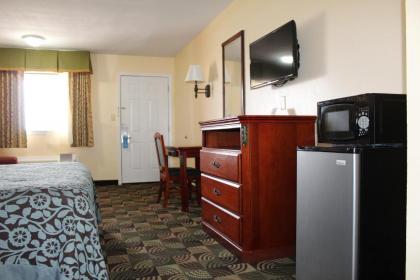 Days Inn by Wyndham Temple - image 15