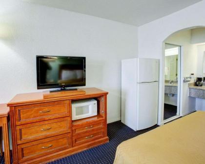 Econo Lodge Temple - image 14