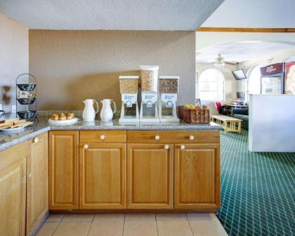Econo Lodge Temple - image 8