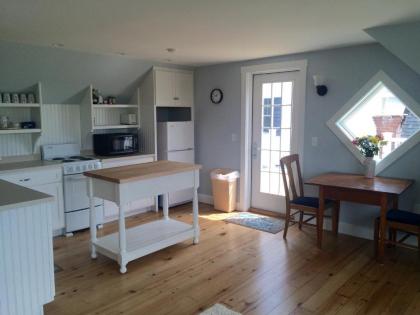 East Wind Inn - image 11