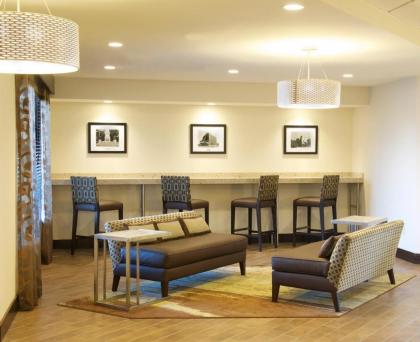 Hampton Inn Terre Haute - image 14