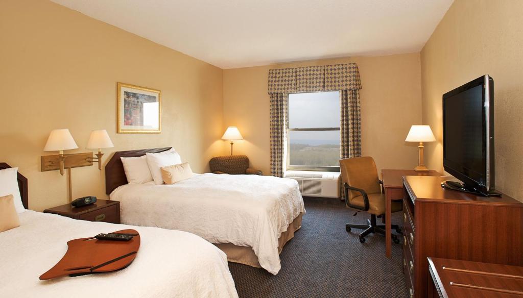 Hampton Inn Terre Haute - image 2