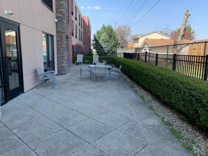 SpringHill Suites Terre Haute - image 10