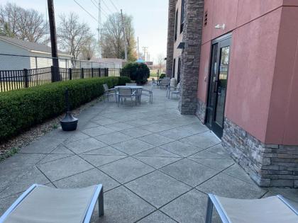 SpringHill Suites Terre Haute - image 9