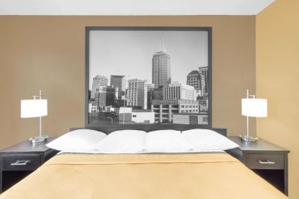 Super 8 by Wyndham Terre Haute - image 10
