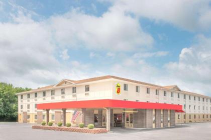 Super 8 by Wyndham Terre Haute - image 2