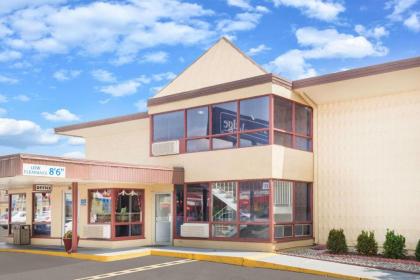 Travelodge by Wyndham Terre Haute - image 4
