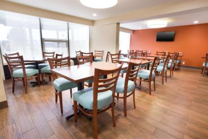 Pear Tree Inn Terre Haute - image 4