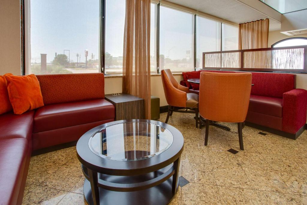 Drury Inn & Suites Terre Haute - image 4