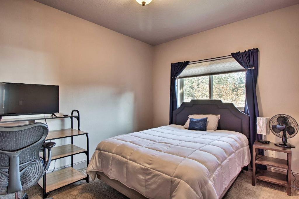Grand Cabin with Hot Tub and Views - 3 Miles to Hiking - image 6