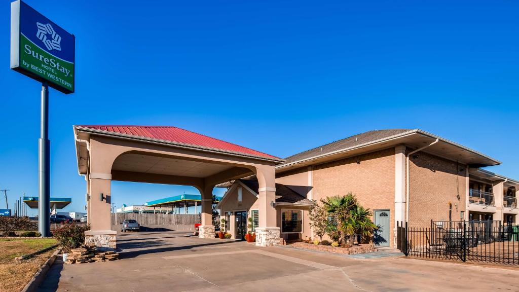 SureStay Hotel by Best Western Terrell - main image