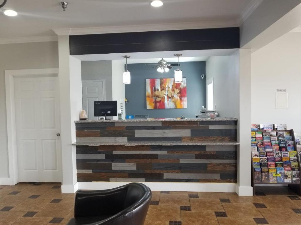 SureStay Hotel by Best Western Terrell - image 4
