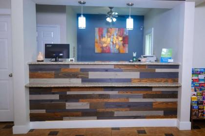 SureStay Hotel by Best Western Terrell - image 7