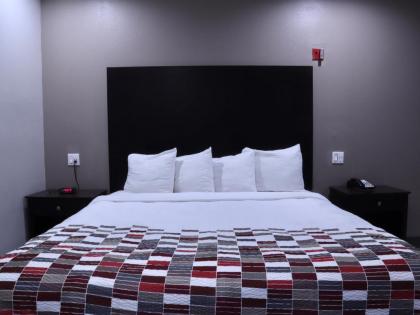 Red Roof Inn Terrell - image 12