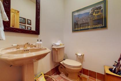 3137 Arrowhead - image 12