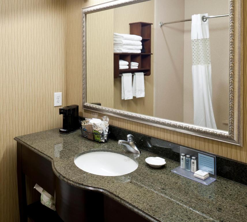 Hampton Inn & Suites Texarkana - image 4