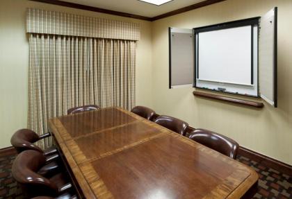 Hampton Inn & Suites Texarkana - image 8