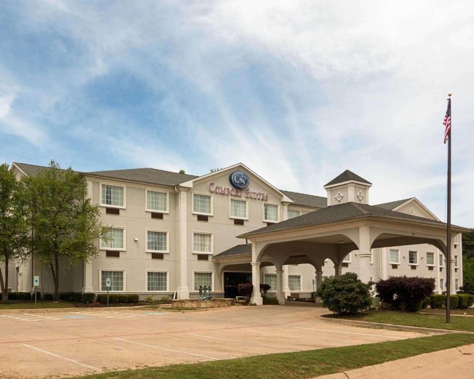 Comfort Suites Texarkana - main image