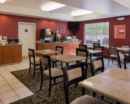 Comfort Suites Texarkana - image 2